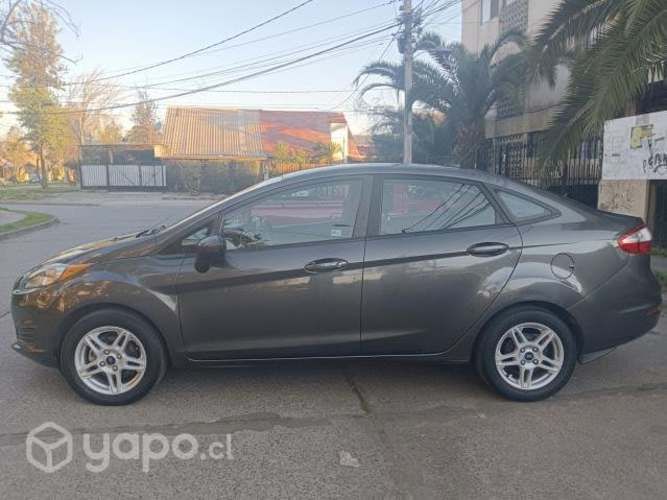 Ford fiesta sedan