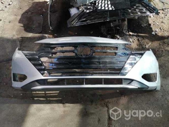 Parachoque delantero nissan versa 2024 original
