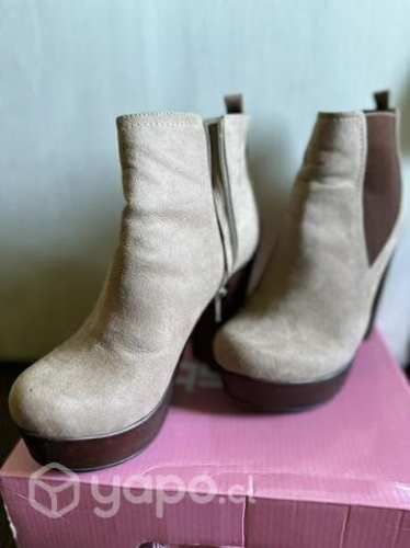 Botines Nude Nro. 37 como nuevos