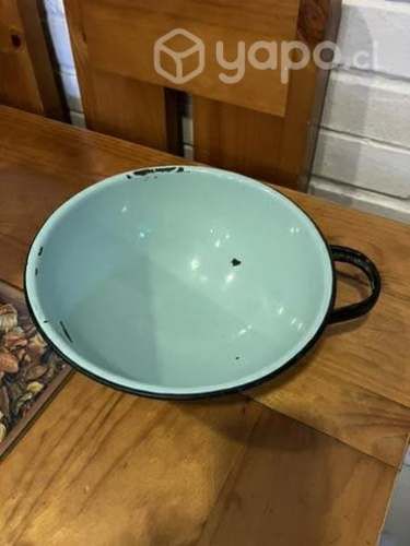 Antiguo bowl enlozado verde menta
