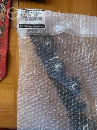 Moldura izq y ménsula izq Mazda CX5 2022