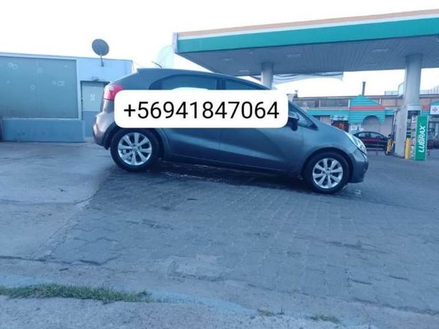Kia rio 5 al día y transferible