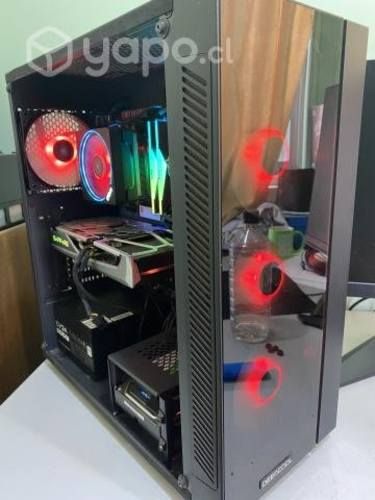 Computador gamer más teclado