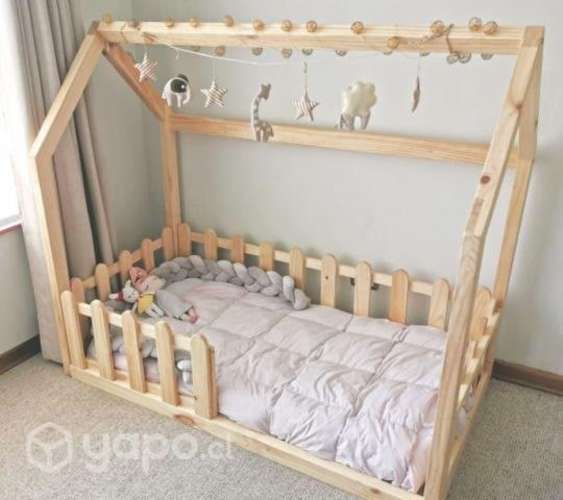 Cama de transición con colchón semi nuevo