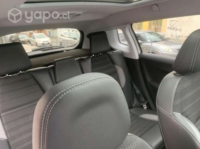 Vendo Peugeot 2008 / año 2017 / 1.2 / bencina