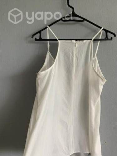 Blusa/con aplicaciones IO, un básico en talla S.