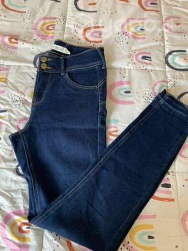Jeans/ skinny Alanís en talla 36. Push Up