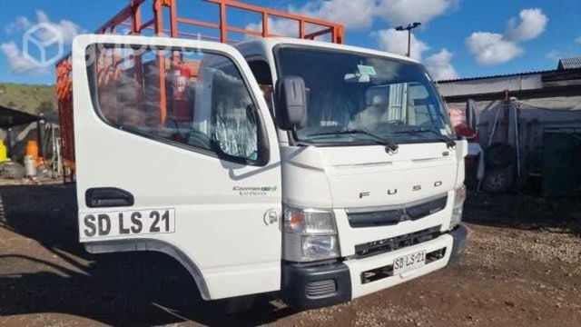 Camion FUSO 815