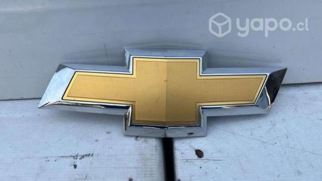 Chevrolet traverse emblema mascara (18-20)