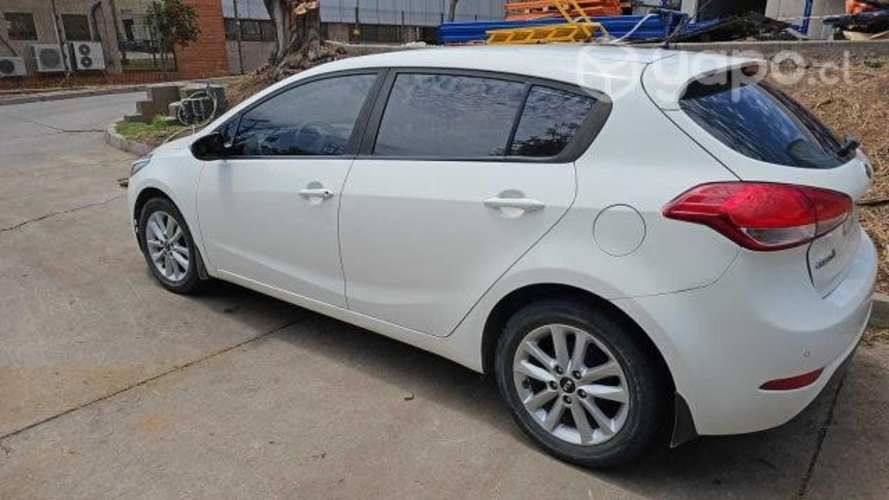 Kia cerato 5 2017