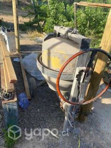 Trompo con poco uso a bencina