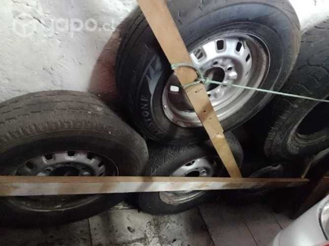 Llantas con neumáticos