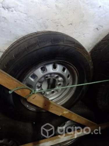 Llantas con neumáticos