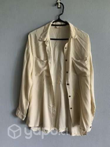 Blusa Umbrale, un básico en talla S.