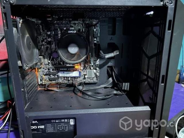 Pc de escritorio + monitor de 18 pulgadas