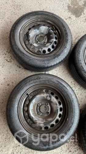 Neumáticos con llantas de fierro aro 15 y 14