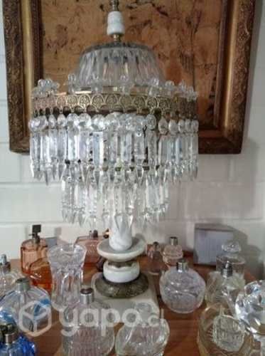 Lampara con cristales y mármol