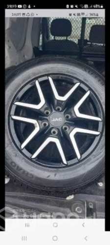 Neumáticos con llantas