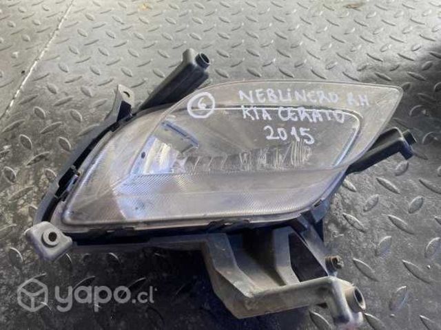 Neblinero delantero RH kia cerato 2015