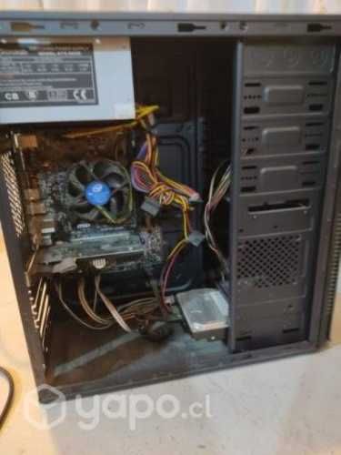 Computador con pantalla e impresora