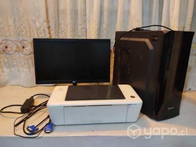 Computador con pantalla e impresora