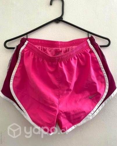 Short deportivo color rosado