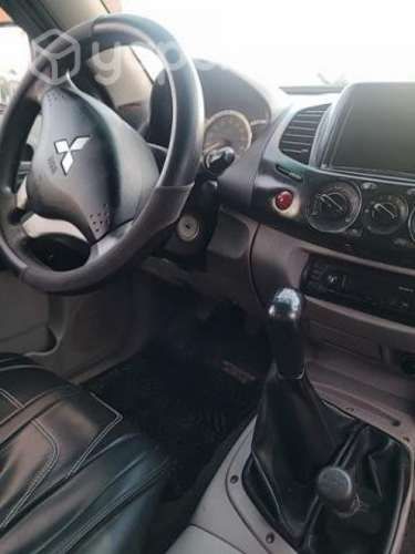 Mitsubishi l200 2014