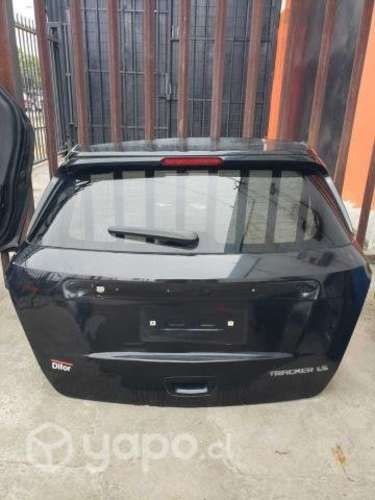 Portalon sin cubierta interior tracker 1.8 2017