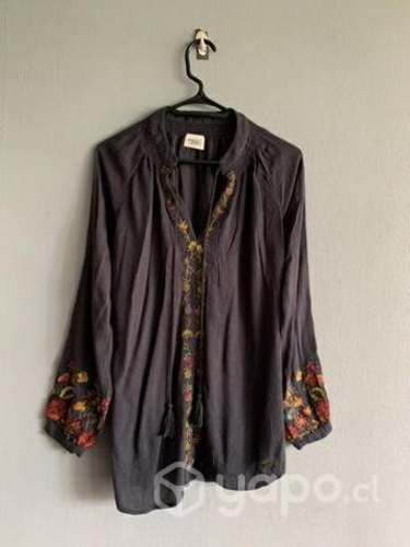 Blusa/aplicaciones Umbrale en talla S. ( holgada)
