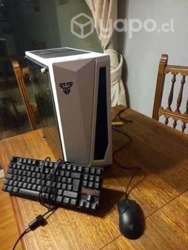 Pc gamer +180 fps +teclado redragon+mouse razer