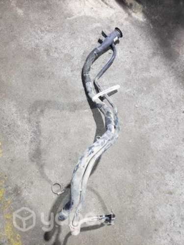 Manguera entrada combustible tracker 1.8 2017