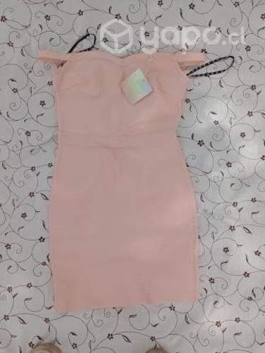 Vestido rosa pastel ajustado