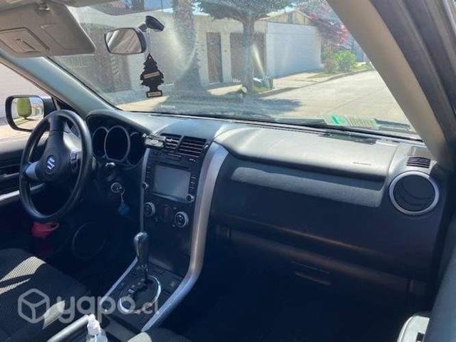 Suzuki grand nomade 2011