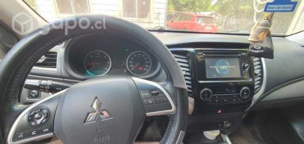 Se vende camioneta automática full