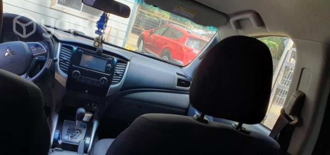 Se vende camioneta automática full