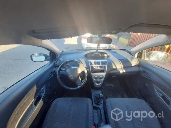 Toyota yaris unico dueño