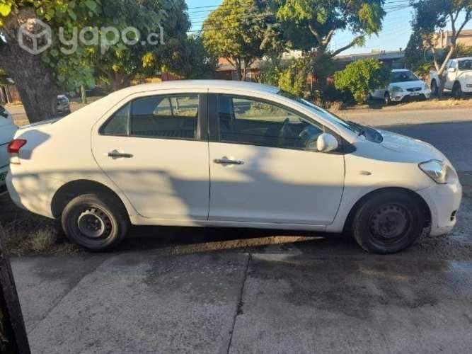 Toyota yaris unico dueño