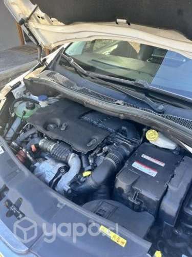 Peugeot 2008 año 2015 1.6 E HDI 115 HP