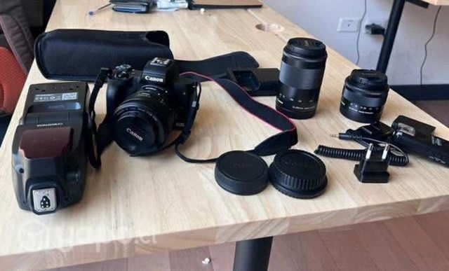 Cámara Canon m50 Mark II + accesorios