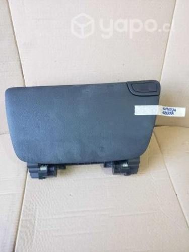 Guantera superior tracker 1.8 2017