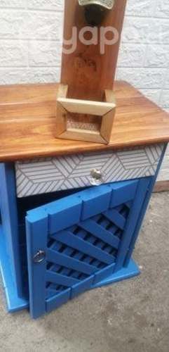 Hermoso velador +regalo abridor de cerveza.