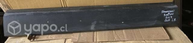 Moldura puerta ssangyong rexton