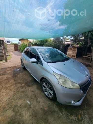 PEUGEOT 208, Año 2014