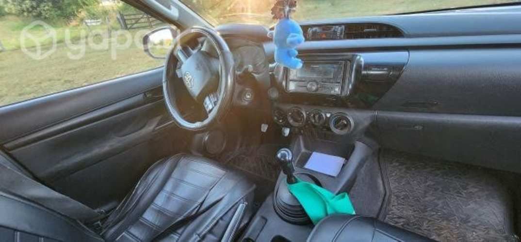 Vendo Toyota Hilux año 2019