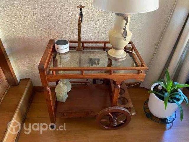 Carrito bar de madera y vidrio