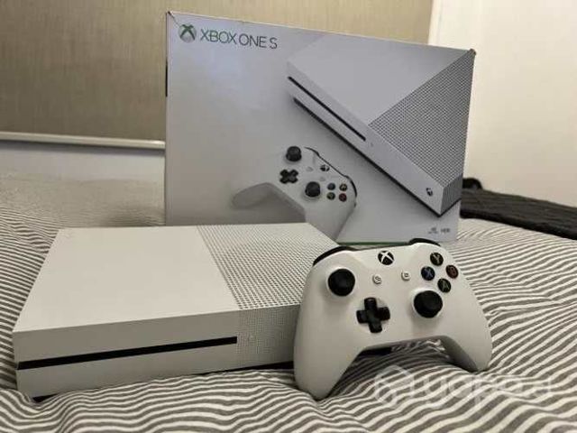 Xbox One S (500GB)