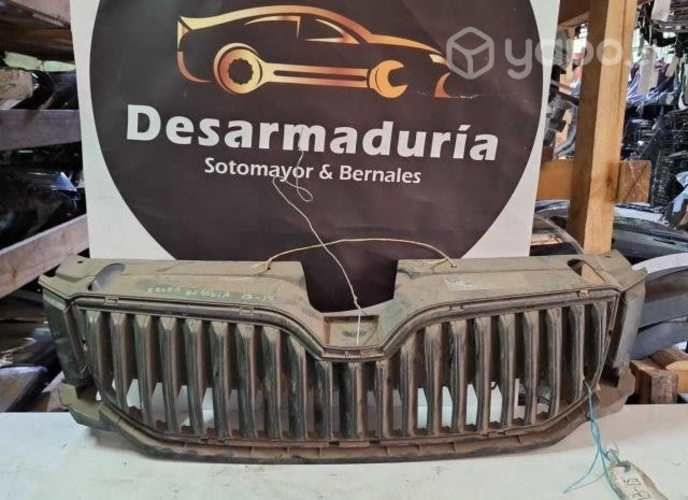 Máscara Octavia 2013 a 2015 2.1