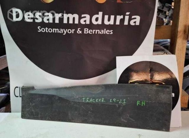 Moldura Tracker 2019 a 2021 Rh 2.1