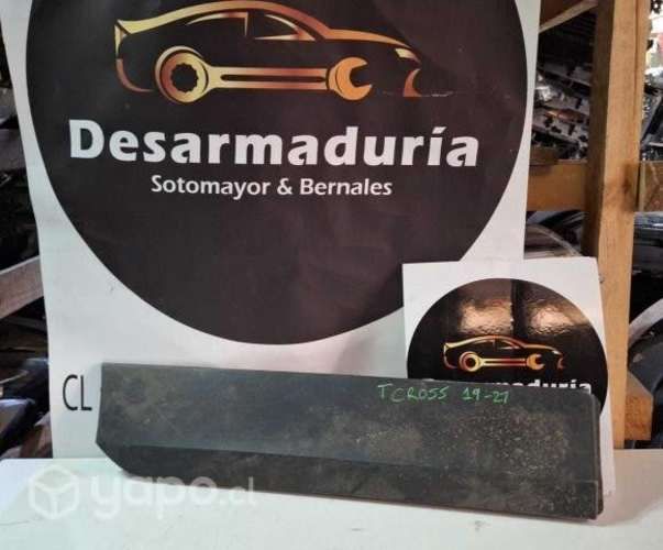 Moldura puerta tcross 2019 a 2021 Lh 2.1