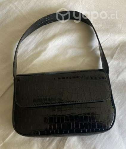 Cartera negra pequeña